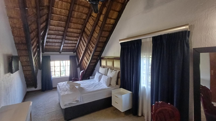 6 Bedroom Property for Sale in Kosmos North West